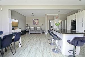 Family Room- click for photo gallery